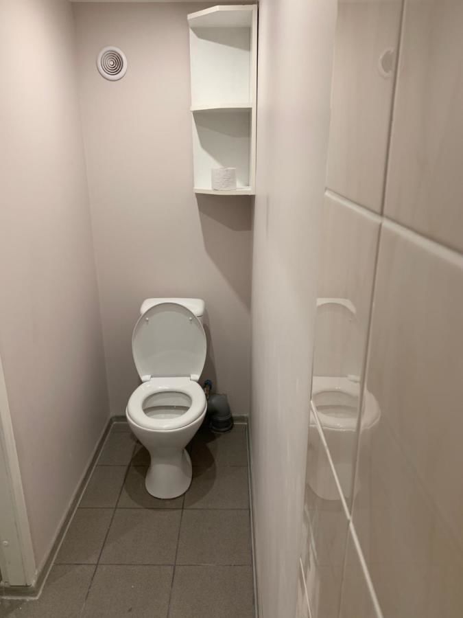 Хостелы Bedroom with Bathroom Private Таллин-24